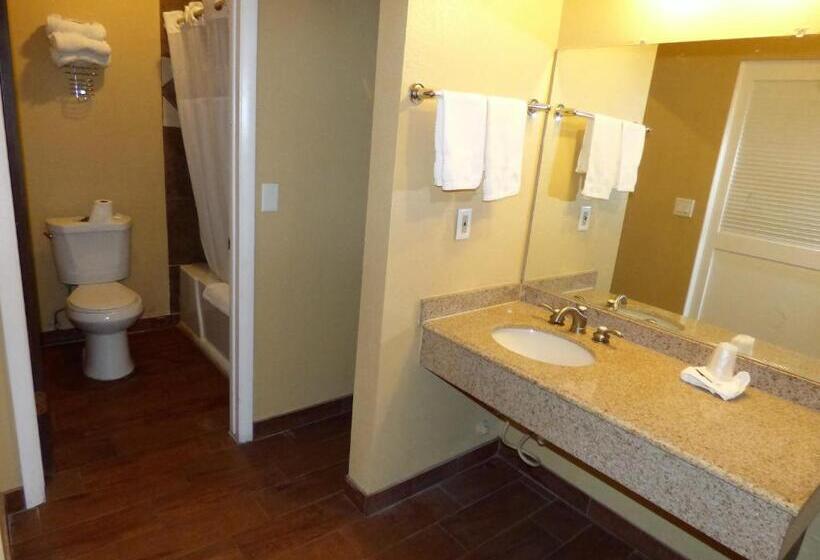 מוטל Economy Inn & Suites