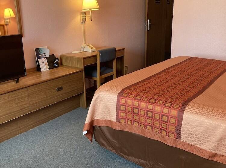 فندق على الطريق Executive Inn