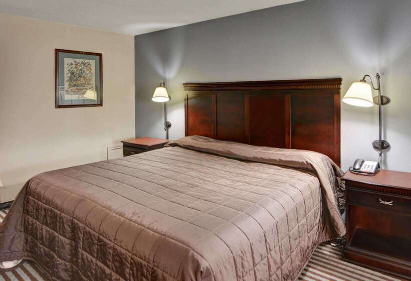 Мотель Loyalty Inn Gainesville