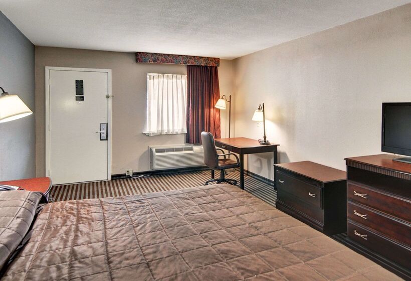 Мотель Loyalty Inn Gainesville