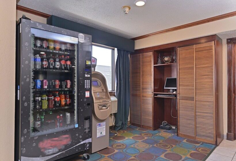 فندق على الطريق Rodeway Inn Waukegan Gurnee