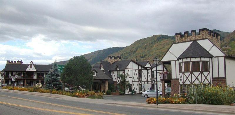 モーテル Silver Spruce Inn