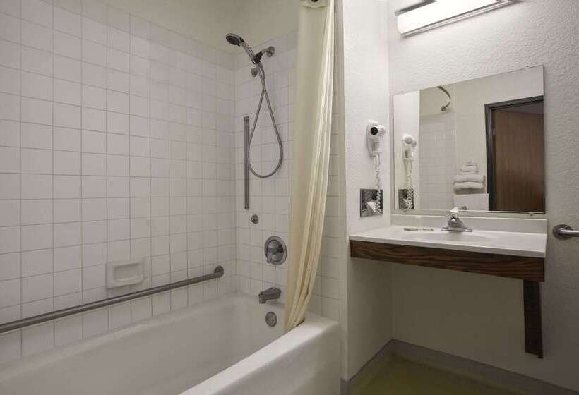 فندق على الطريق Super 8 By Wyndham Arcata