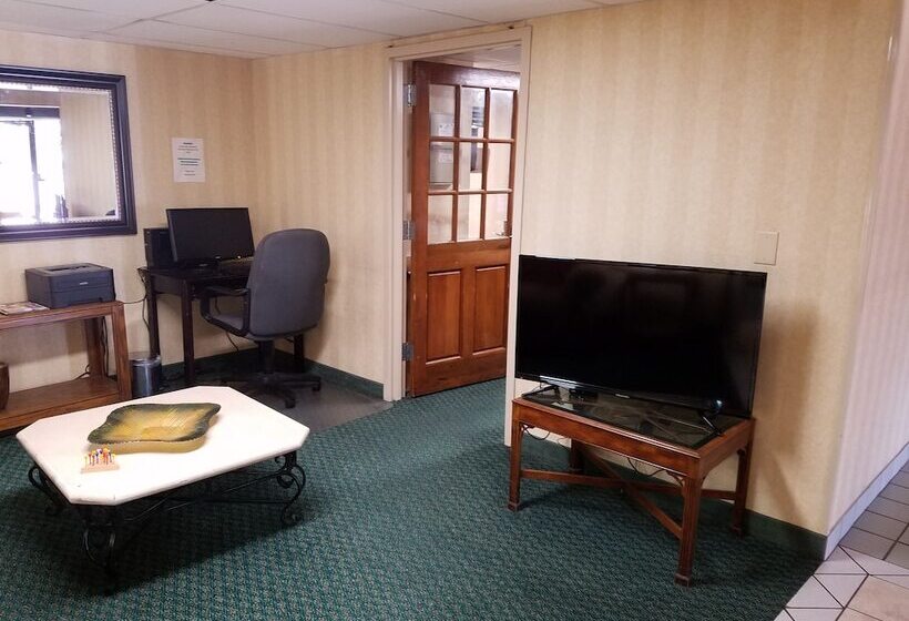 مُتل Super 8 By Wyndham Bentonville