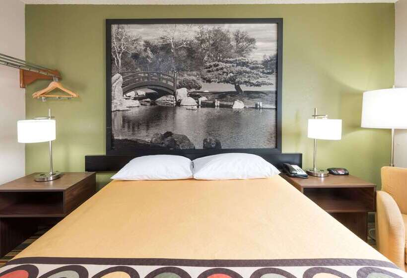 汽车旅馆  Super 8 By Wyndham Bloomington