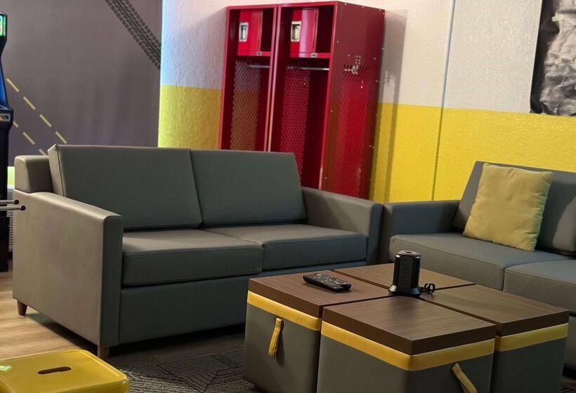 汽车旅馆  Super 8 By Wyndham Bloomington/airport