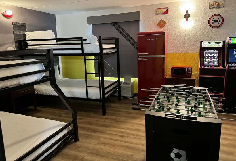 汽车旅馆  Super 8 By Wyndham Bloomington/airport