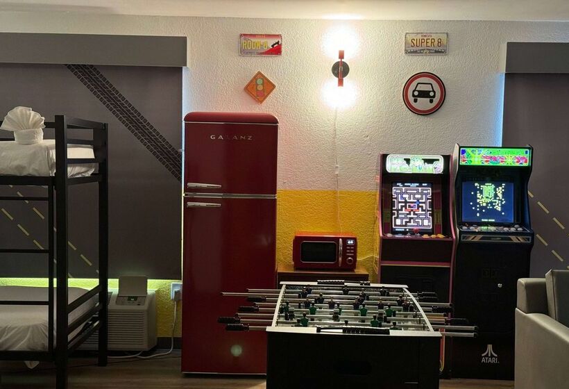 汽车旅馆  Super 8 By Wyndham Bloomington/airport