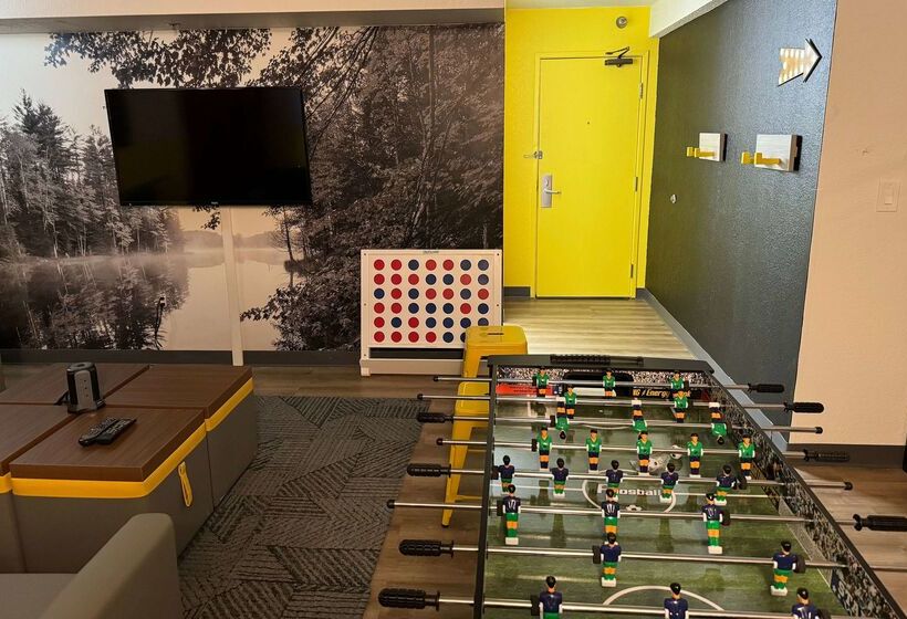 汽车旅馆  Super 8 By Wyndham Bloomington/airport