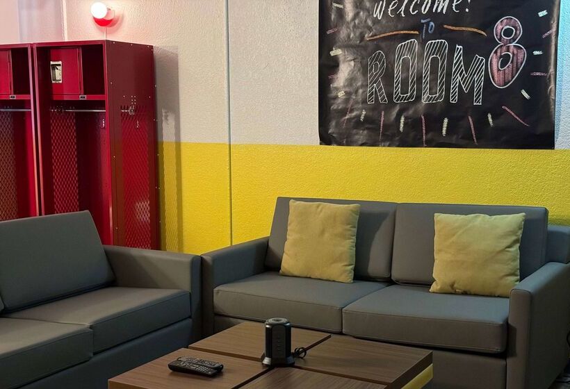 مُتل Super 8 By Wyndham Bloomington/airport