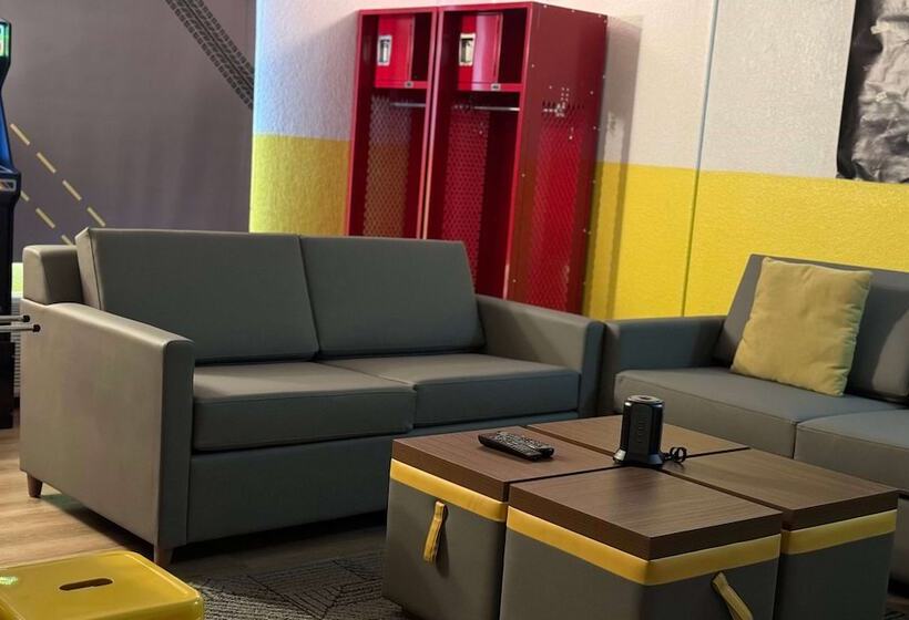 مُتل Super 8 By Wyndham Bloomington/airport