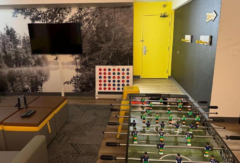 汽车旅馆  Super 8 By Wyndham Bloomington/airport