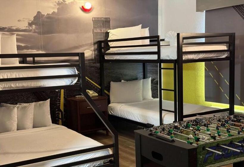 汽车旅馆  Super 8 By Wyndham Bloomington/airport