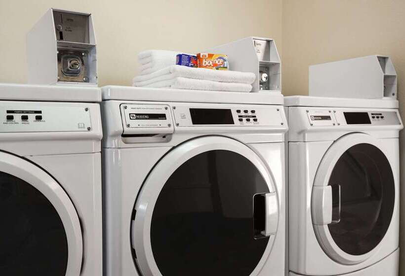 مُتل Super 8 By Wyndham Bozeman