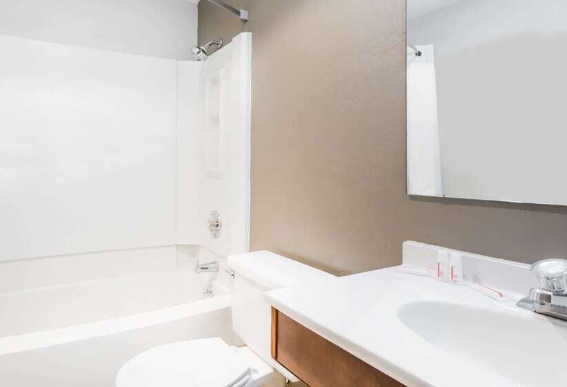 Мотель Super 8 By Wyndham Bremerton