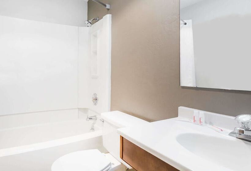 Мотель Super 8 By Wyndham Bremerton