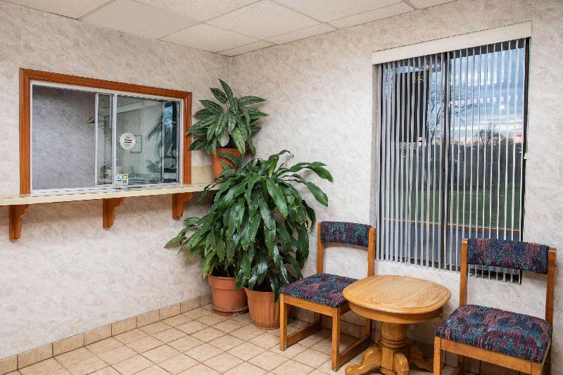 فندق على الطريق Super 8 By Wyndham Burlington Nc