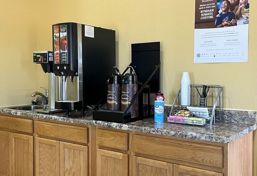 فندق على الطريق Super 8 By Wyndham Carbondale