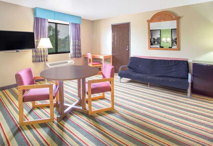 モーテル Super 8 By Wyndham Champaign