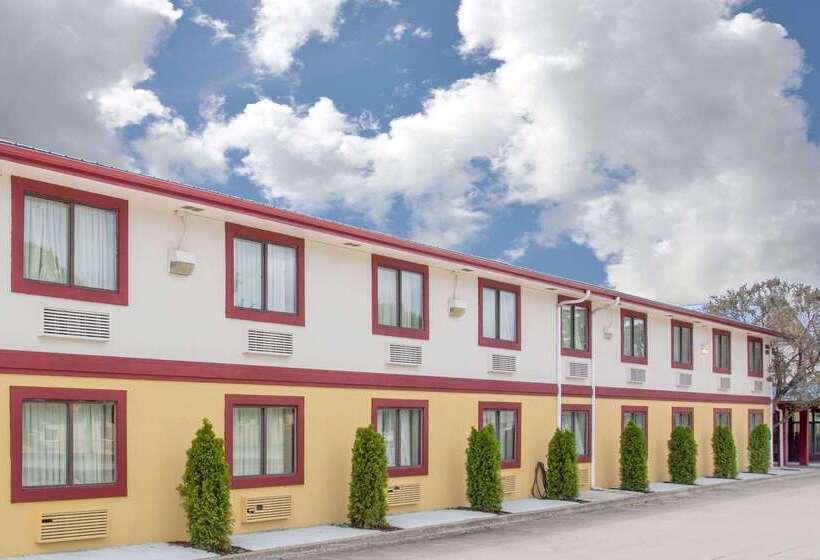 モーテル Super 8 By Wyndham Champaign