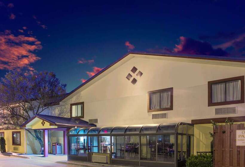 モーテル Super 8 By Wyndham Champaign