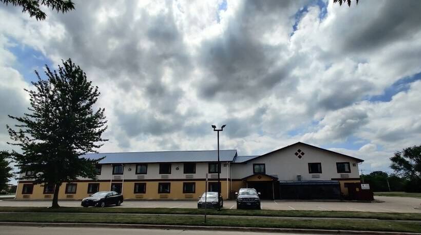 モーテル Super 8 By Wyndham Champaign