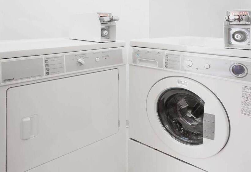 モーテル Super 8 By Wyndham Champaign