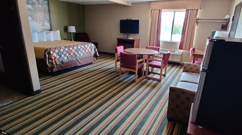 モーテル Super 8 By Wyndham Champaign