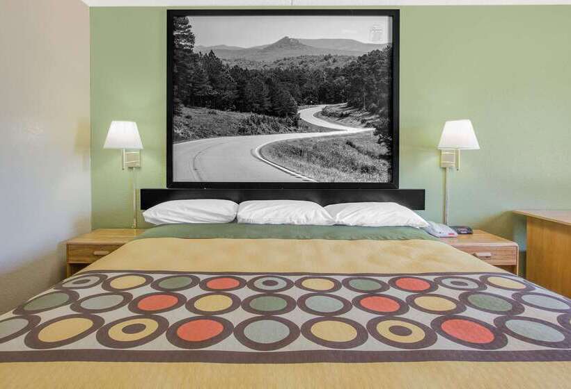 فندق على الطريق Super 8 By Wyndham Clarksville Ar