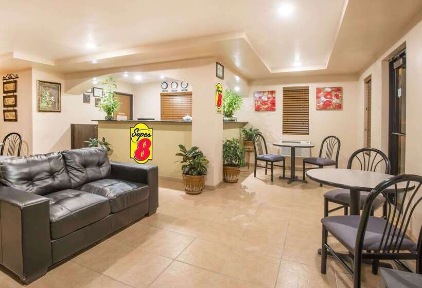 모텔 Super 8 By Wyndham Colby