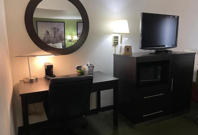 모텔 Super 8 By Wyndham Colby