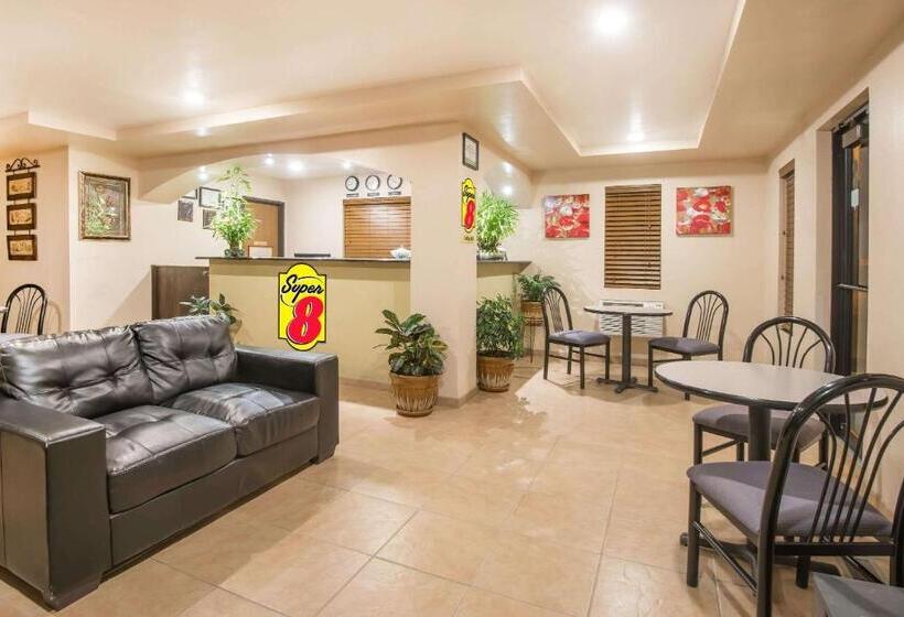 모텔 Super 8 By Wyndham Colby