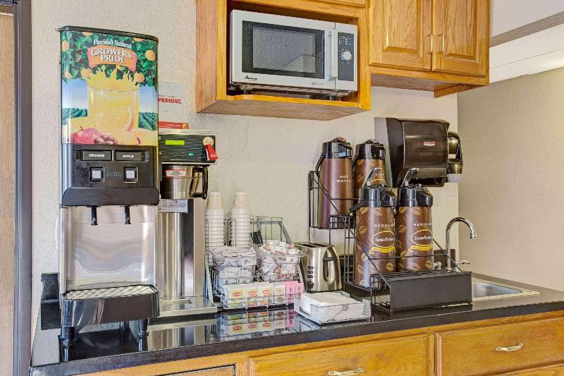 מוטל Super 8 By Wyndham College Park Wash Dc Area