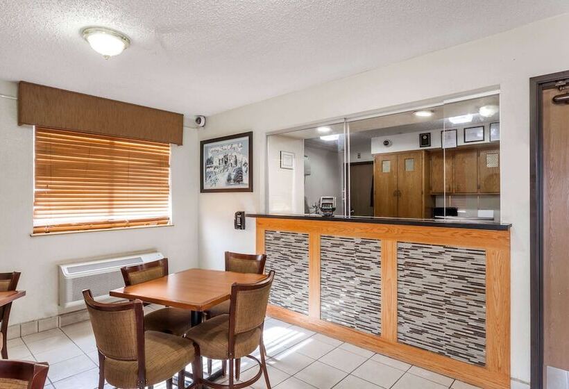 מוטל Super 8 By Wyndham College Park Wash Dc Area