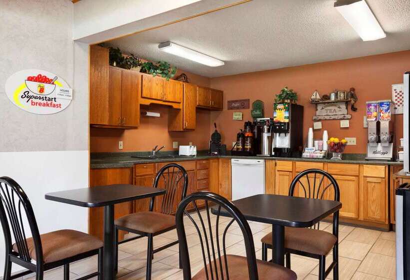 Мотель Super 8 By Wyndham Concordia