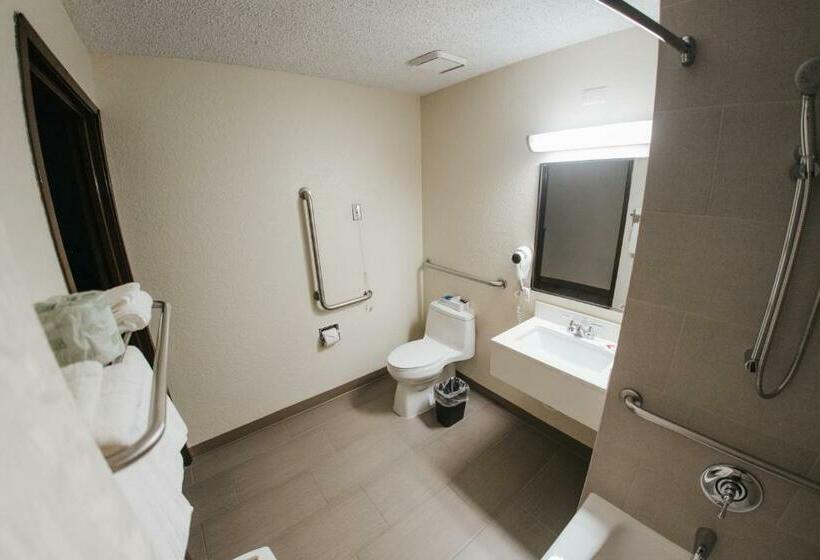 مُتل Super 8 By Wyndham Danbury