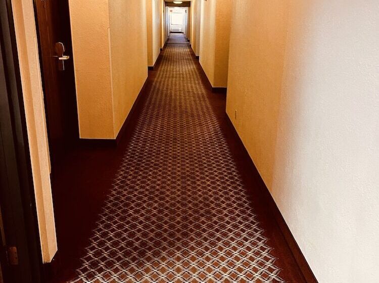 Мотель Super 8 By Wyndham Dodge City