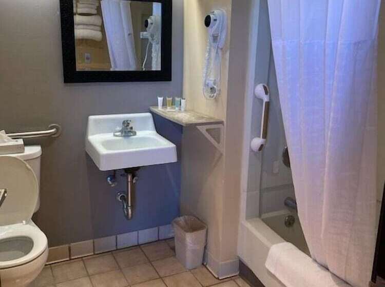 مُتل Super 8 By Wyndham Dodge City