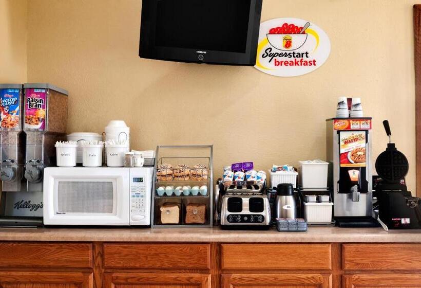 فندق على الطريق Rodeway Inn