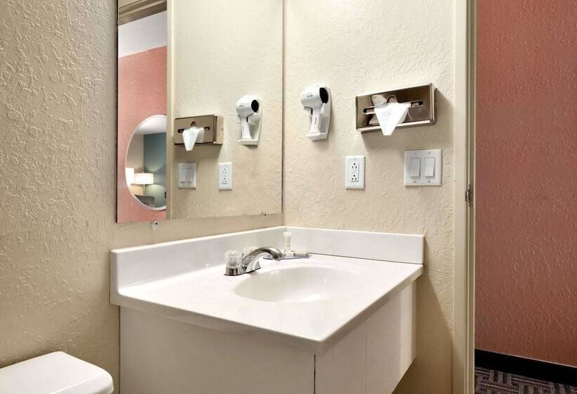 Мотель Rodeway Inn