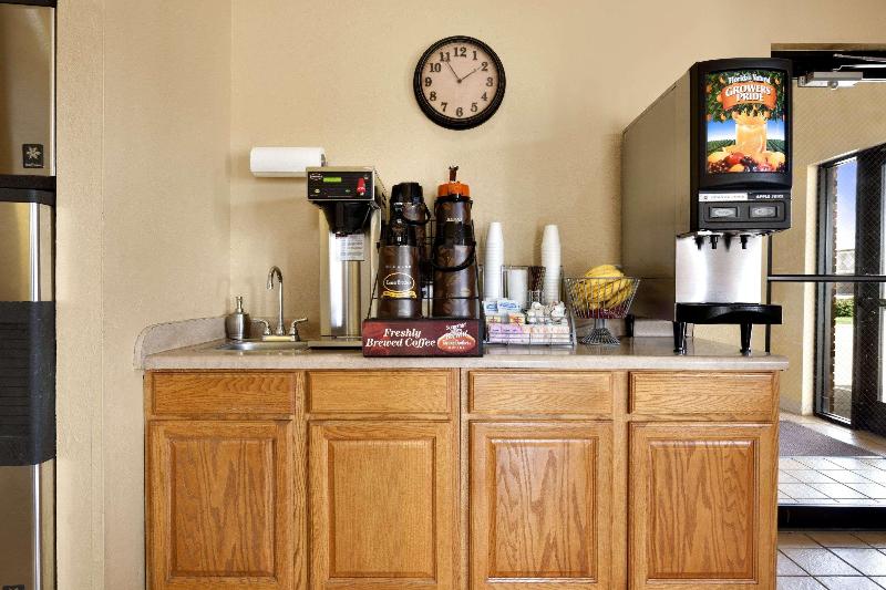 فندق على الطريق Rodeway Inn