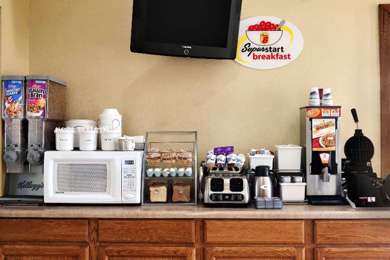 فندق على الطريق Rodeway Inn