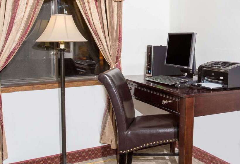 모텔 Super 8 By Wyndham Elko