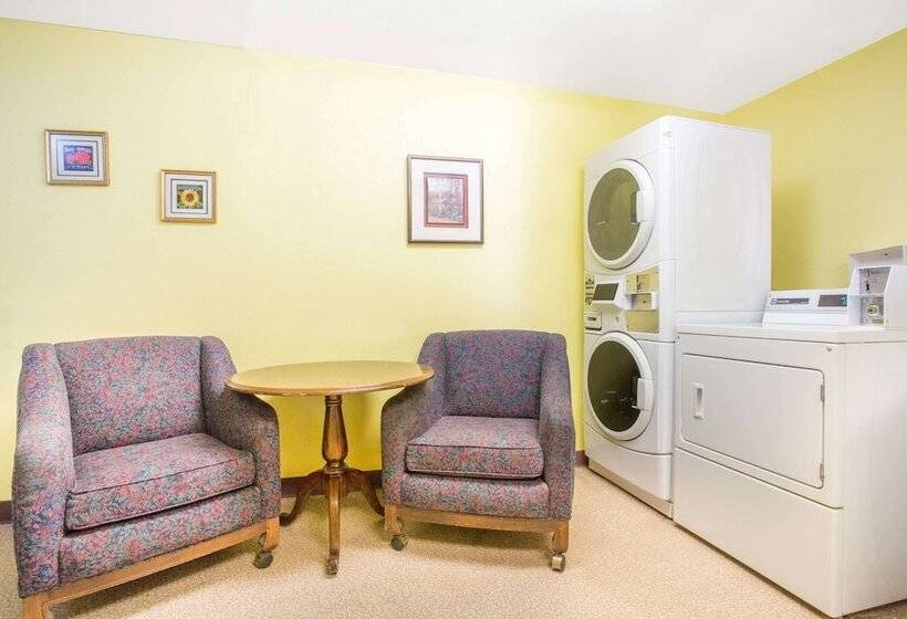 모텔 Super 8 By Wyndham Elko