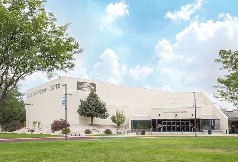 모텔 Super 8 By Wyndham Elko