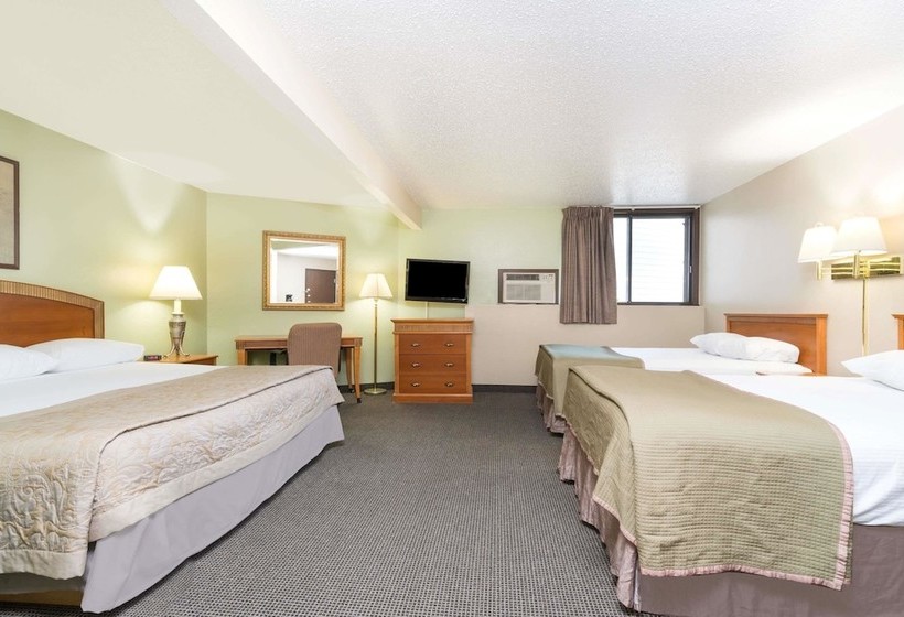 모텔 Super 8 By Wyndham Fargo/i29/west Acres Mall