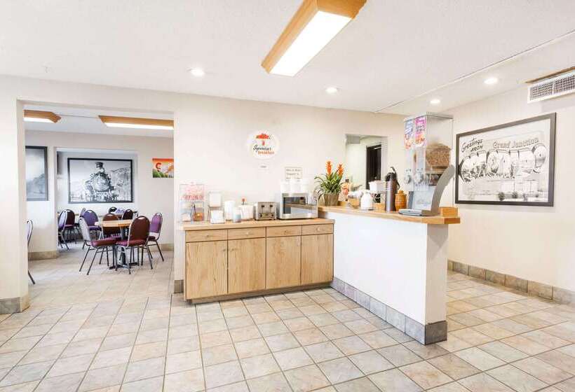 Мотель Super 8 By Wyndham Grand Junction Colorado