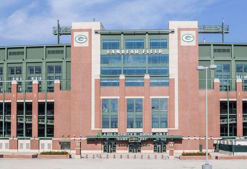 فندق على الطريق Super 8 By Wyndham Green Bay Near Stadium