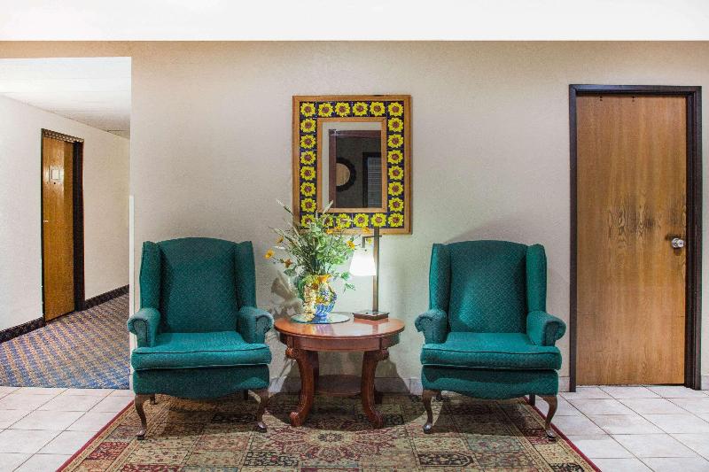 فندق على الطريق Super 8 By Wyndham Hot Springs