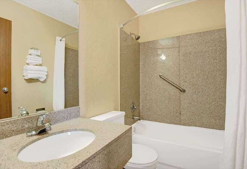 فندق على الطريق Super 8 By Wyndham Independence Kansas City